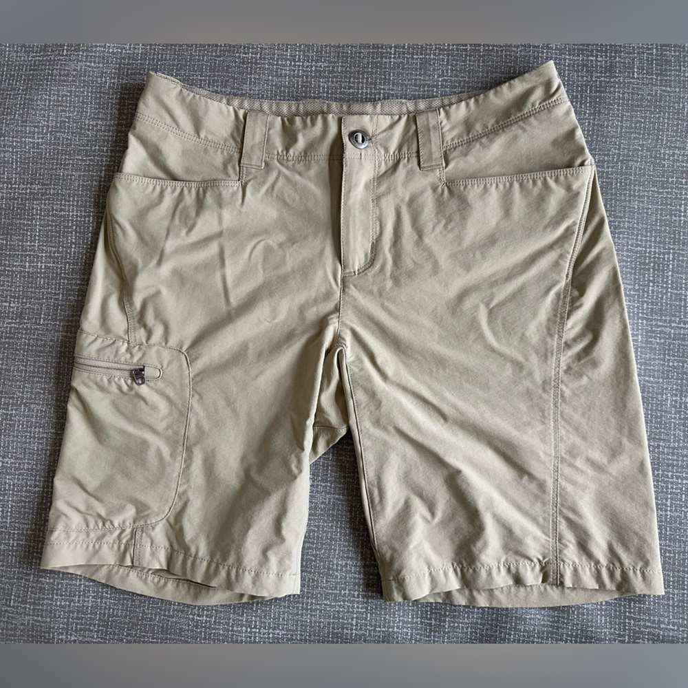 Patagonia Women’s Bermuda Shorts size 4 tan